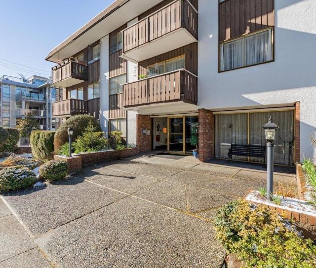 109 - 1345 Chesterfield Avenue, Central Lonsdale, North Vancouver 2